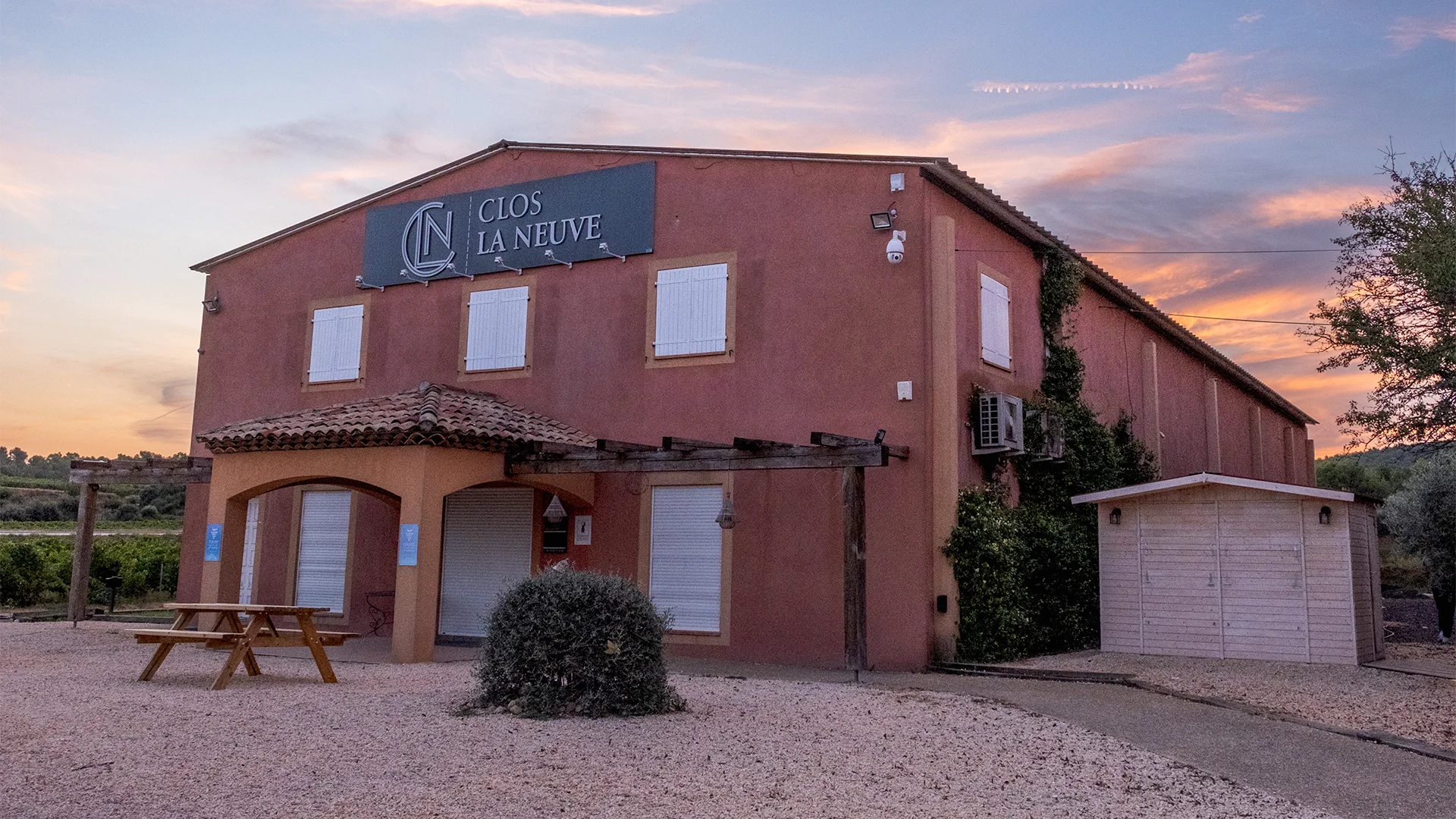 Clos La Neuve, vue panoramique vignes en septembre, RAAD Studio de Création